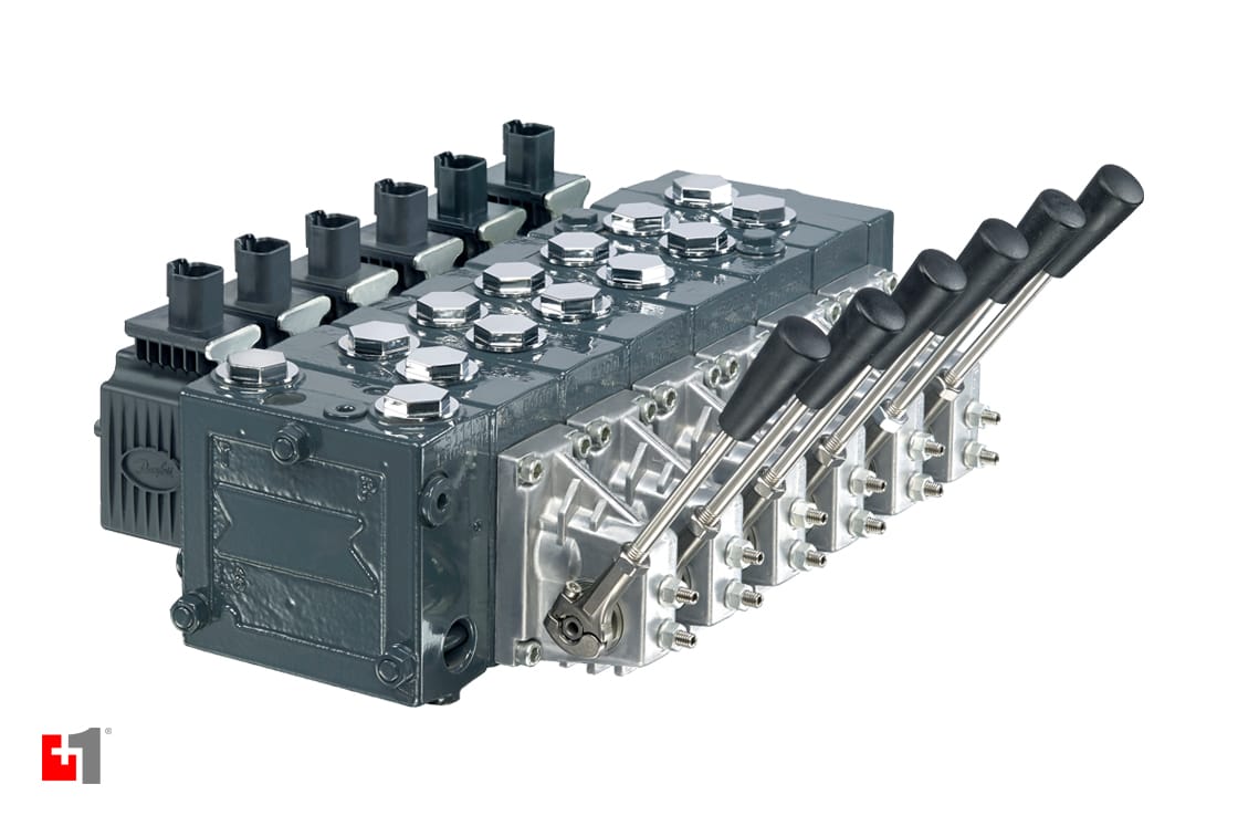 Válvula proporcional Danfoss PVG 32 con actuadores electrohidráulicos PVE Serie 7