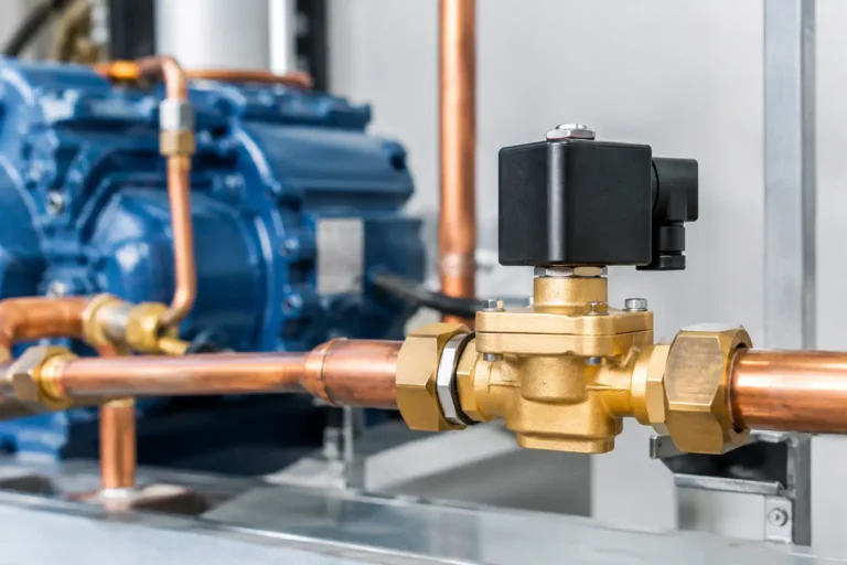 Guía de válvulas solenoides en refrigeración industrial
